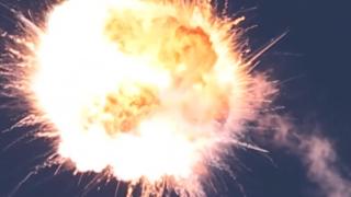 İlk kez fırlatılan roket test uçuşunda patladı