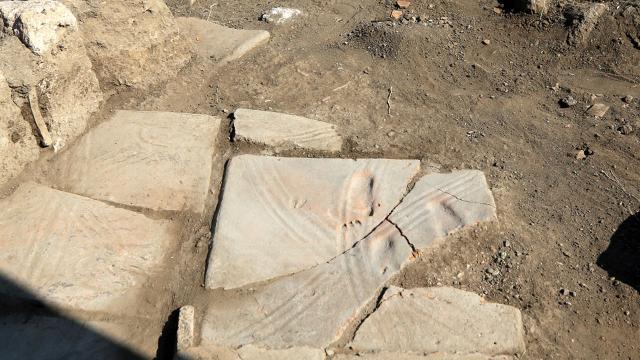 Assosta 1300 yıllık ayak izleri bulundu