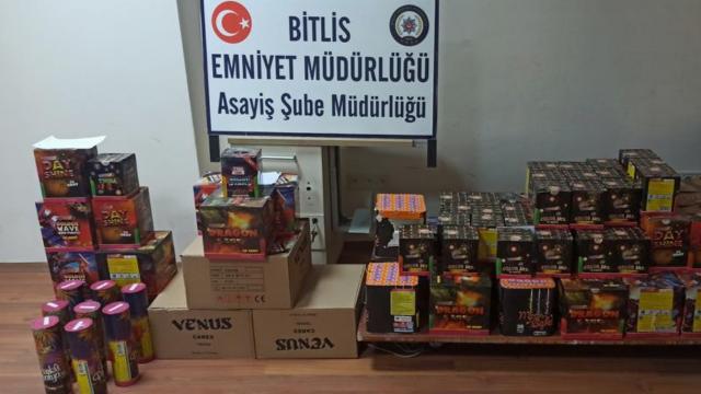 Bitliste havai fişek ile gök bombası ele geçirildi