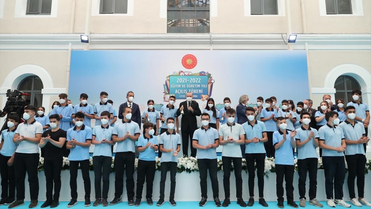 "Başarı tesadüften öte, uzun bir mücadelenin meyvesidir"