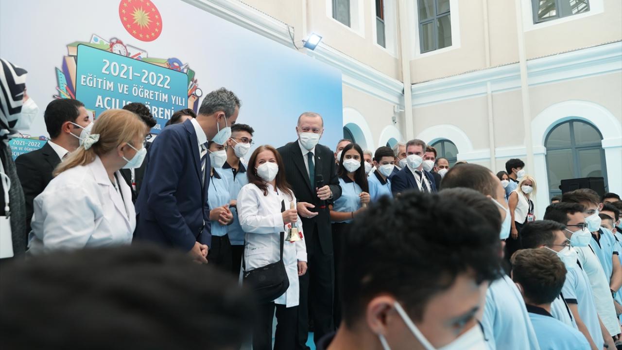 "EBA üzerinden gerçekleştirdiğimiz uzaktan eğitim ile bu dönemi geride bıraktık"