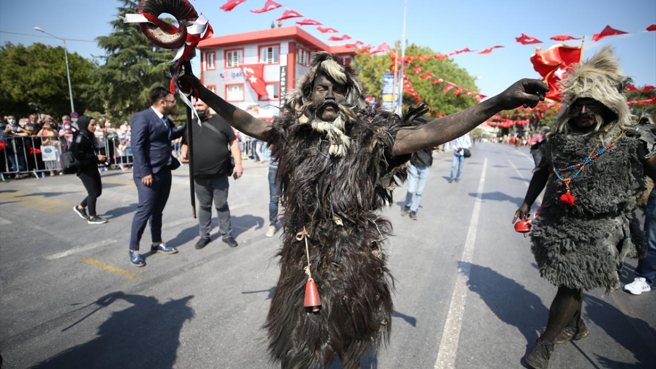 "Çıplak ayakla soba isine boyanarak bu görevi yapmışlar"
