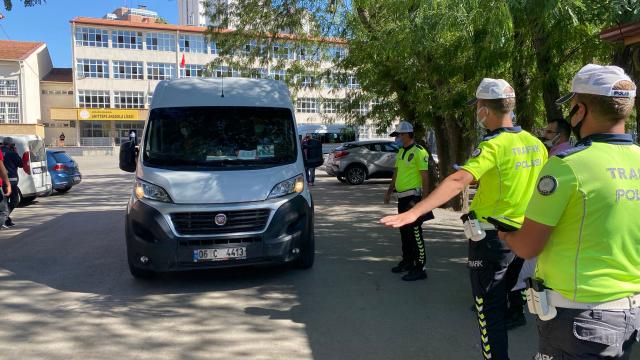 Küçükçekmece zabıtasından okul önlerinde sıkı denetim