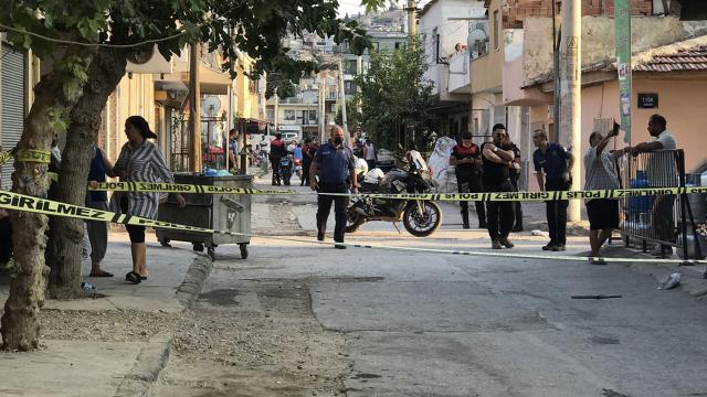 İzmirde silahlı saldırı: 12 yaralı