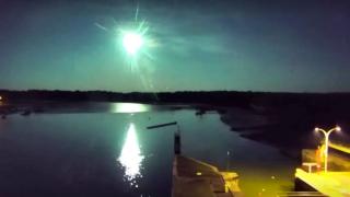 Fransa'da meteor gökyüzünü aydınlattı