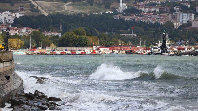 Marmarada ulaşıma poyraz engeli