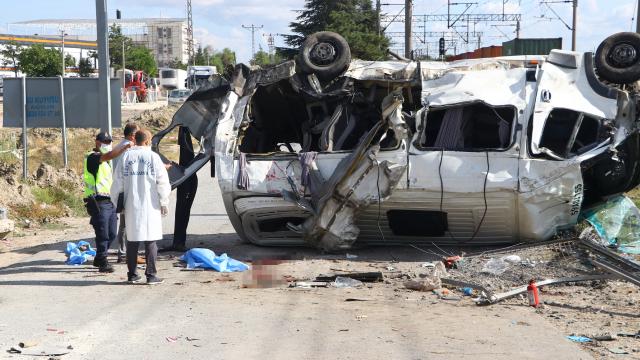 Tren kazasında servis şoförü tutuklandı