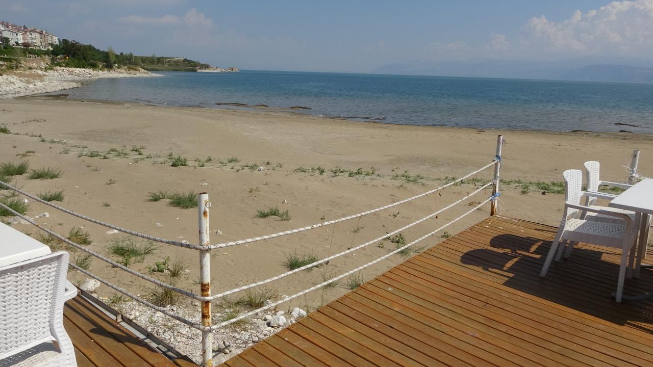 "Göl, iskeleden uzaklaştı"