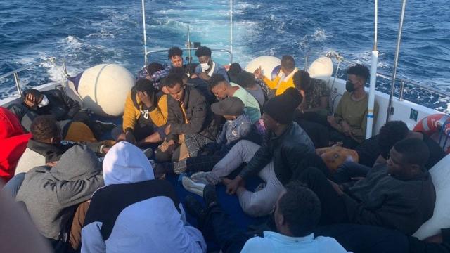 Balıkesirde 35 düzensiz göçmen kurtarıldı