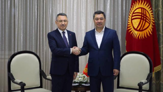 Fuat Oktay, Kırgızistan Cumhurbaşkanı Caparov ile görüştü