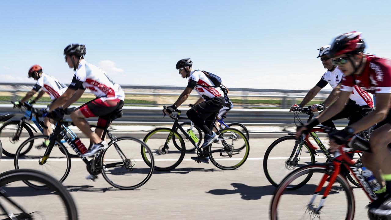 "Özgürce yaşamak için çalışmalıyız"