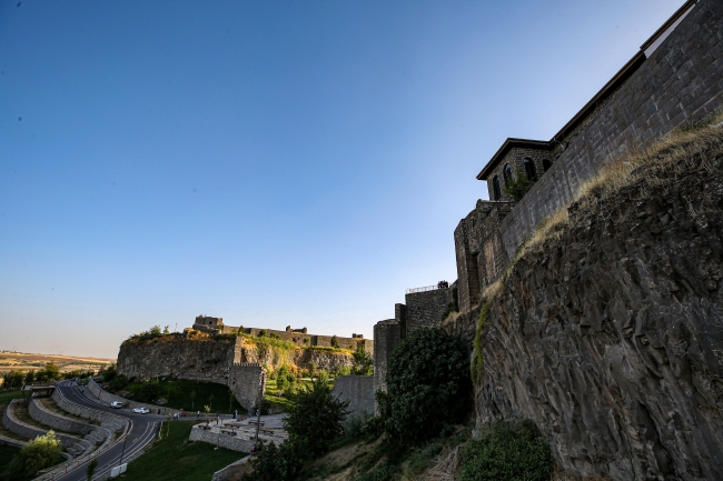 12. Diyarbakır Kalesi ve Hevsel Bahçeleri