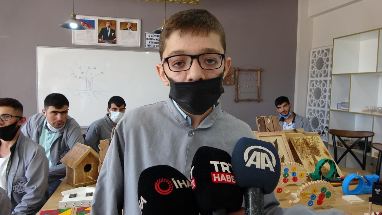 “Burada arkadaşlarımızla güzel zaman geçiriyoruz”