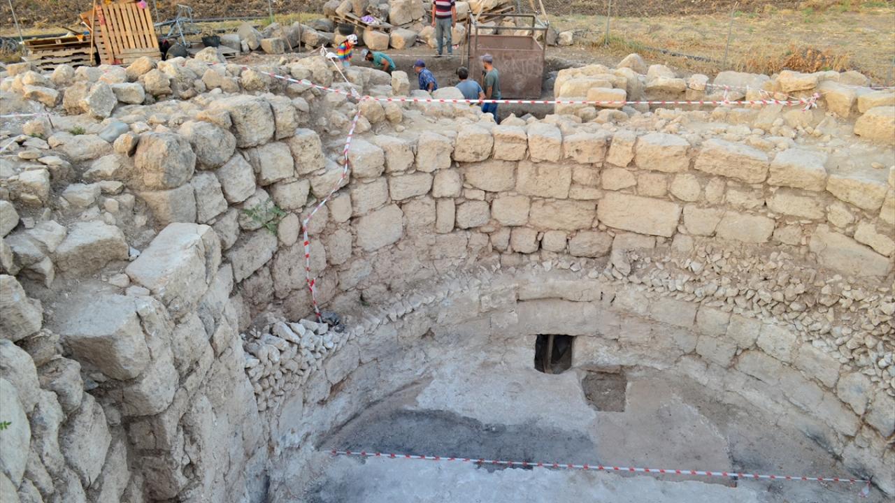 "Zamanının en muhteşem anıt mezarlarından birisiydi"
