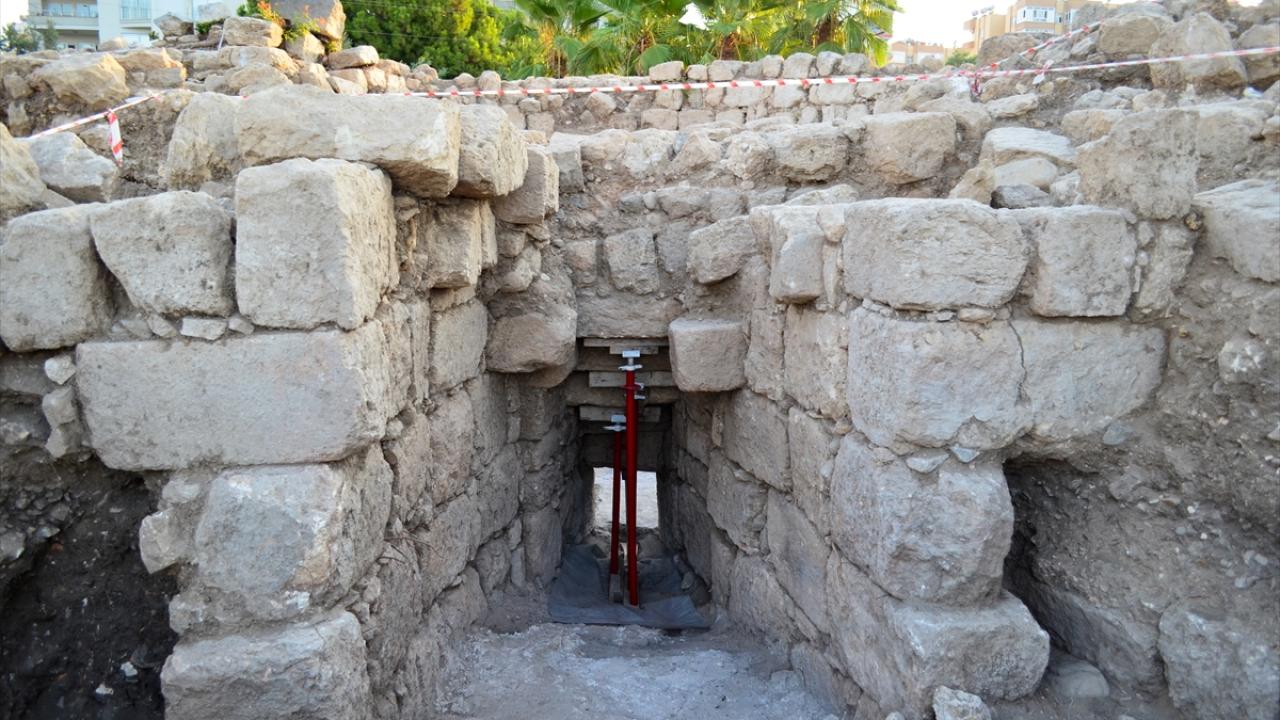 Arkeolojik malzemeler üzerinde çalışmalar sürüyor