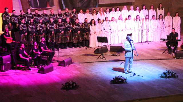 Antakya Medeniyetler Korosu EXPO fuar alanında sahne aldı
