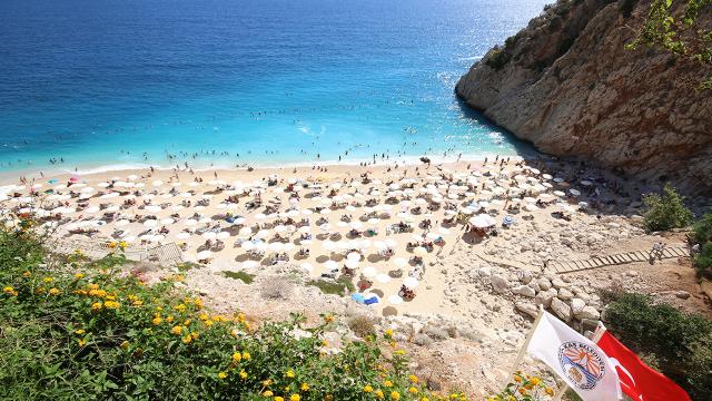 Antalyaya turist akını: 9 ayda 6 milyon kişi geldi