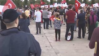 Aşı karşıtlarının mitingi beklenen ilgiyi görmedi