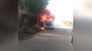 Öğrenci servisi alev alev yandı