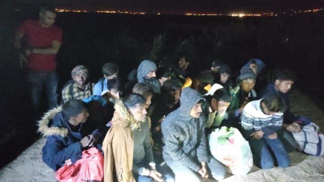 Muradiyede 27 düzensiz göçmen yakalandı