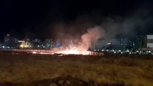 Havai fişek yangın çıkardı