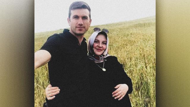Koronavirüs bir anneyi daha bebeğinden ayırdı