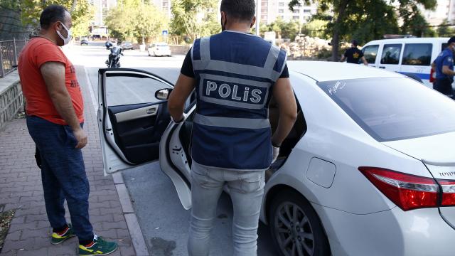 Kayseride okul önlerinde uyuşturucu denetimi yapıldı