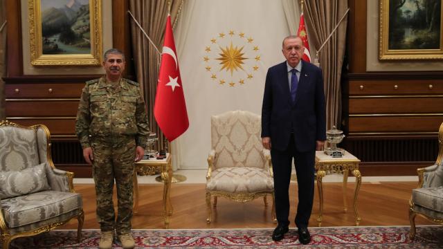 Cumhurbaşkanı Erdoğan, Azerbaycan Savunma Bakanını kabul etti