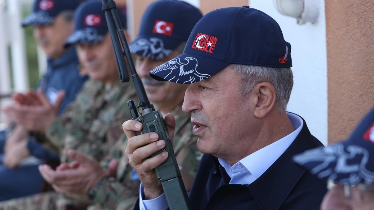 SOLOTÜRK pilotuna telsizden tebrik