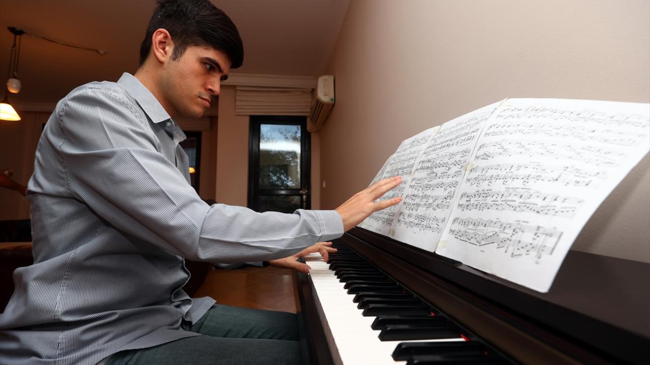 "Gölge öğretmeni olarak derslere Buğra ile birlikte gireceğim"