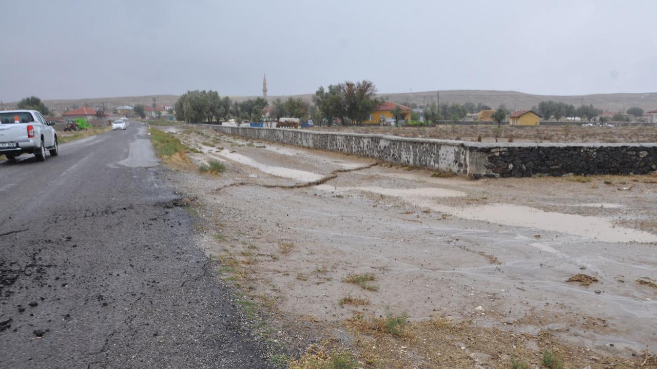 "Çeşitli uzunluklarda, 2-3 hat şekilde derinlikler oluştu"