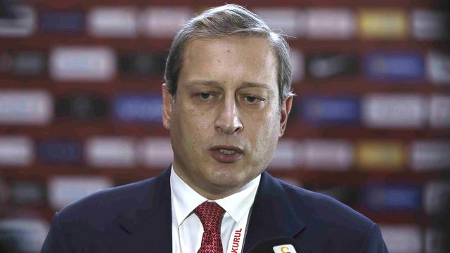 Burak Elmas: Galatasarayın geleceğini tehlikeye atmayacağız