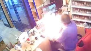 Çakmak gazı bir anda alev aldı