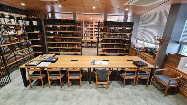 İçişleri Bakanlığının yüz yıllık kitap arşivi bu kütüphanede