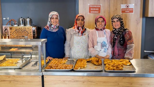 Sivasta kadınların kurduğu kooperatif sayesinde ilçenin pastane ihtiyacı karşılandı
