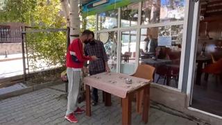 Bu kıraathaneye aşı olmayan giremiyor