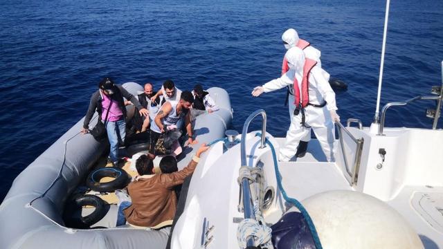 Muğla açıklarında 84 düzensiz göçmen kurtarıldı