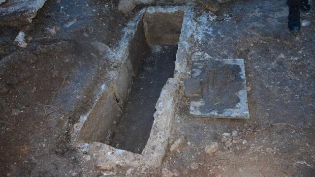 Orduda yol yapım çalışması sırasında lahit bulundu
