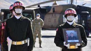 Şehit Uzman Çavuş Solak için Hakkari'de tören düzenlendi