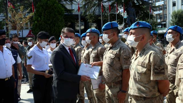 Karadenizde sel bölgesindeki çalışmalara Tokattan katılan 350 kişiye teşekkür belgesi