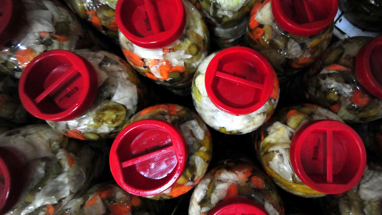 Haziranda başlayan turşu sezonu, temmuzun ortasından sonra yoğunlaşır. 