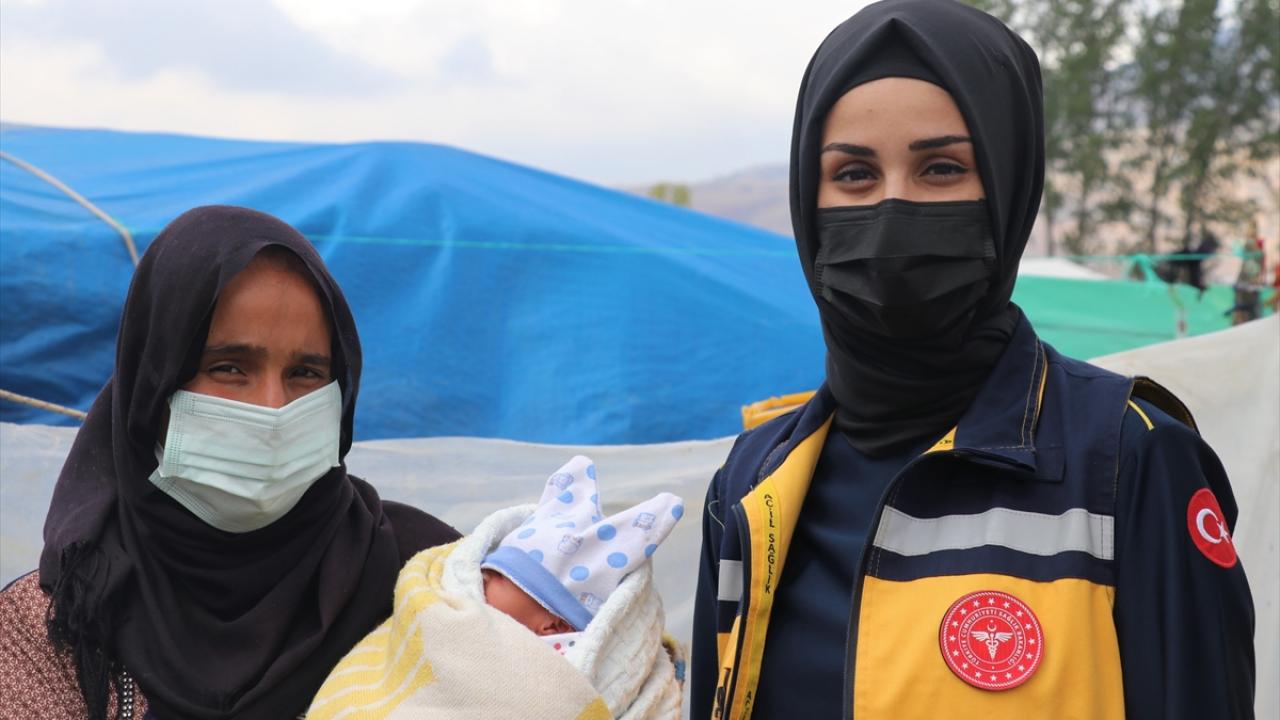 "Bebeği yaşama döndürünce sevinç çığlıkları attık"
