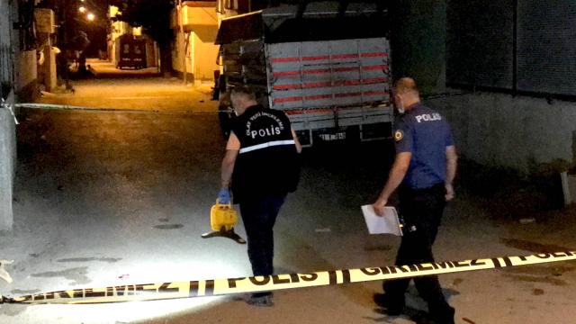 Adanada bıçaklı kavga: 1 yaralı, 4 gözaltı