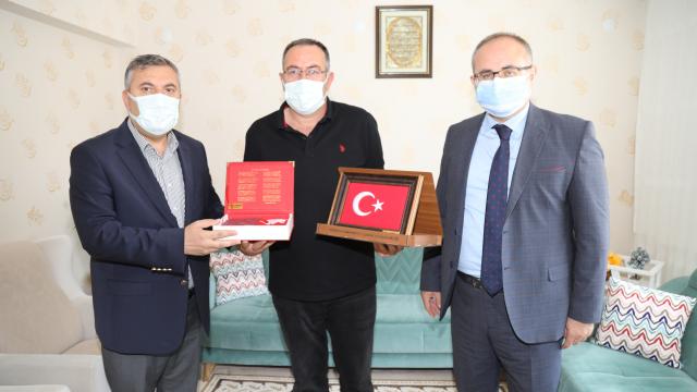 Çubuk Kaymakamı Keleş ve Belediye Başkanı Demirbaştan gazilere ziyaret