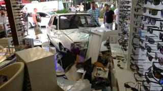 Drift yaparken kontrolden çıktı