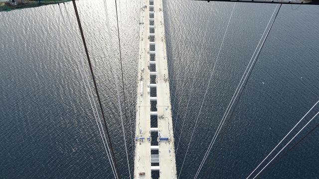 318 metre yükseklikten 1915 Çanakkale Köprüsü