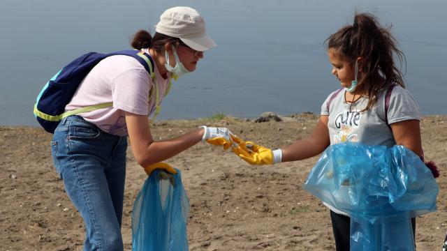 Edirnede Meriç Nehri kenarında çevre temizliği yapıldı