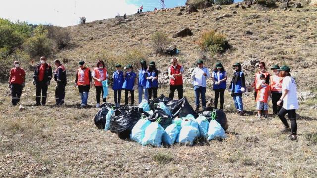 Gümüşhanede 18 Eylül Dünya temizlik Günü nedeniyle çöp toplama etkinliği düzenledi