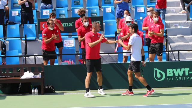 Türkiye Davis Cupta ilk güne iki galibiyetle başladı