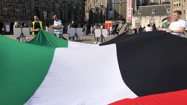 Filistinliler ABDnin şartlı destek anlaşmasını protesto etti